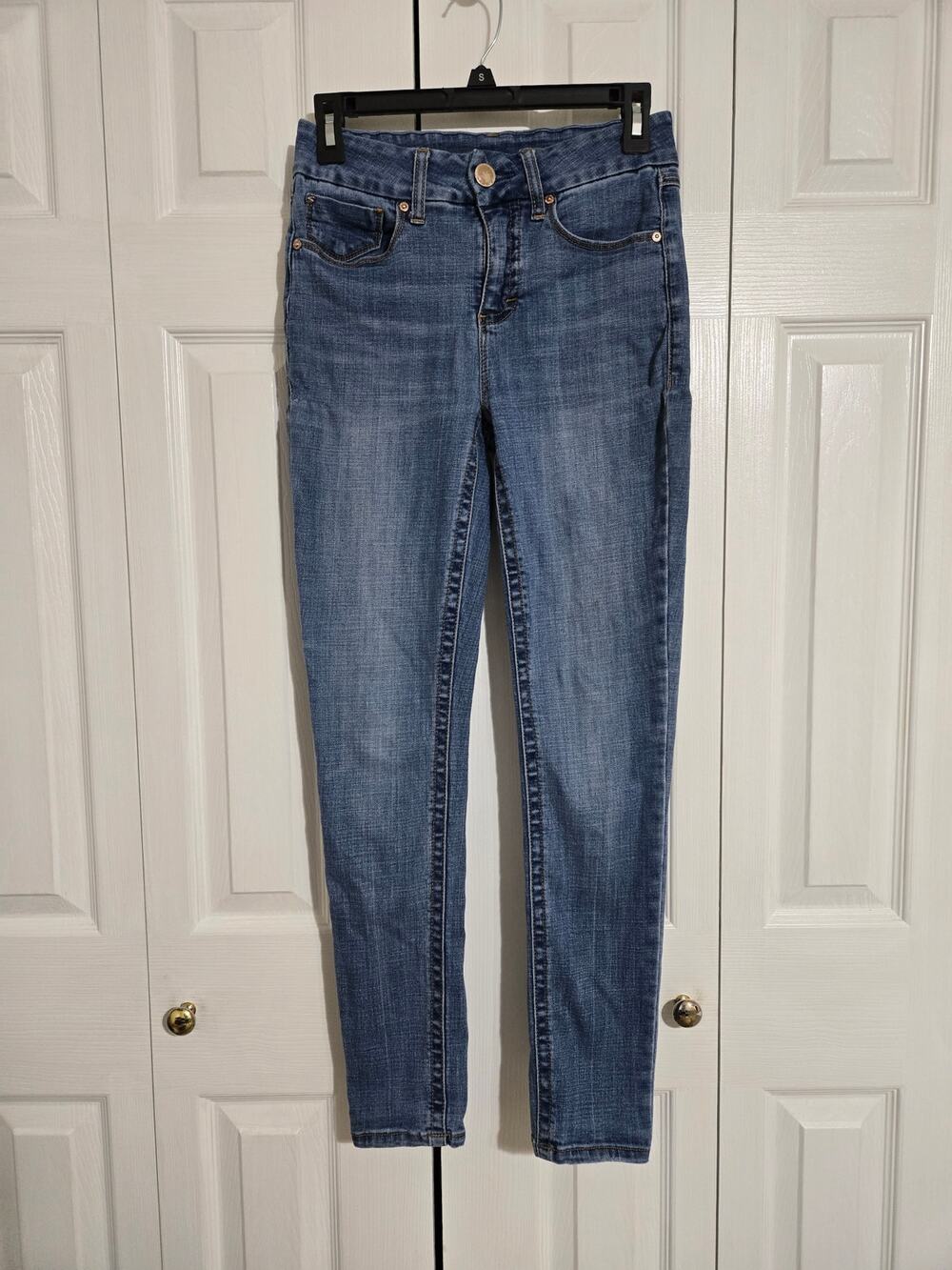Seven7 size 4 women's high rise skinny jeans